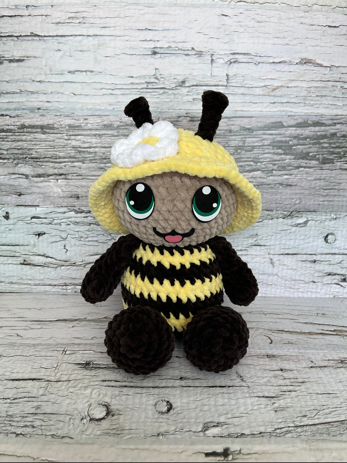 Buzzin Bee Digital Crochet Pattern, Low Sew (PDF Pattern)