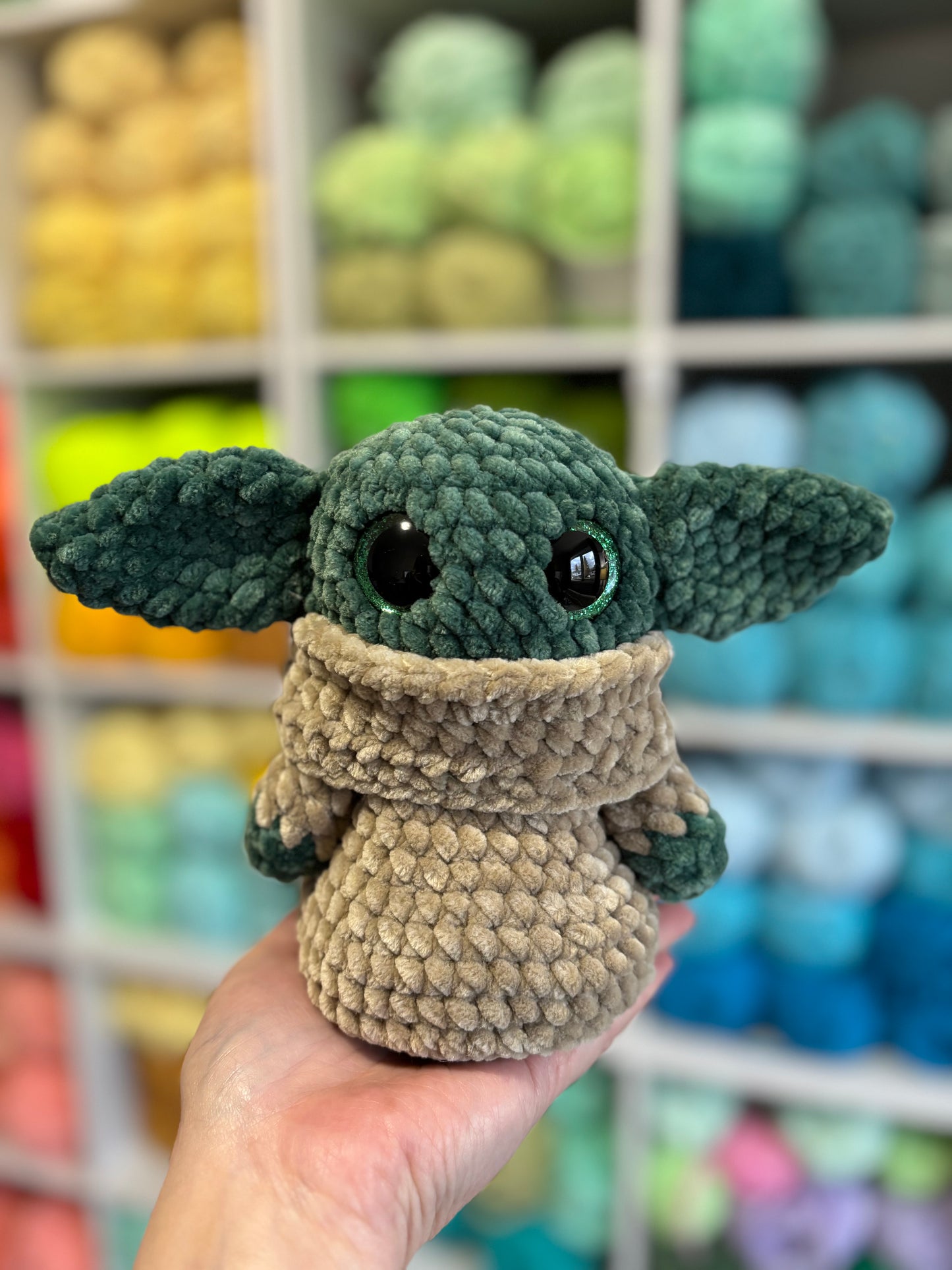 Green Alien Desk Pals Digital Crochet Pattern, Low Sew (PDF Pattern)