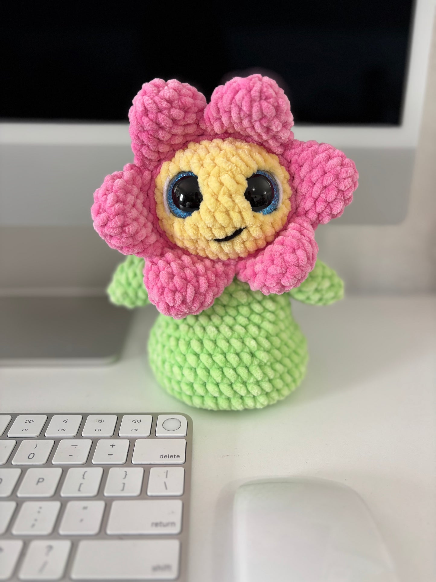 Daisy Flower Desk Pal Huggable Plushie