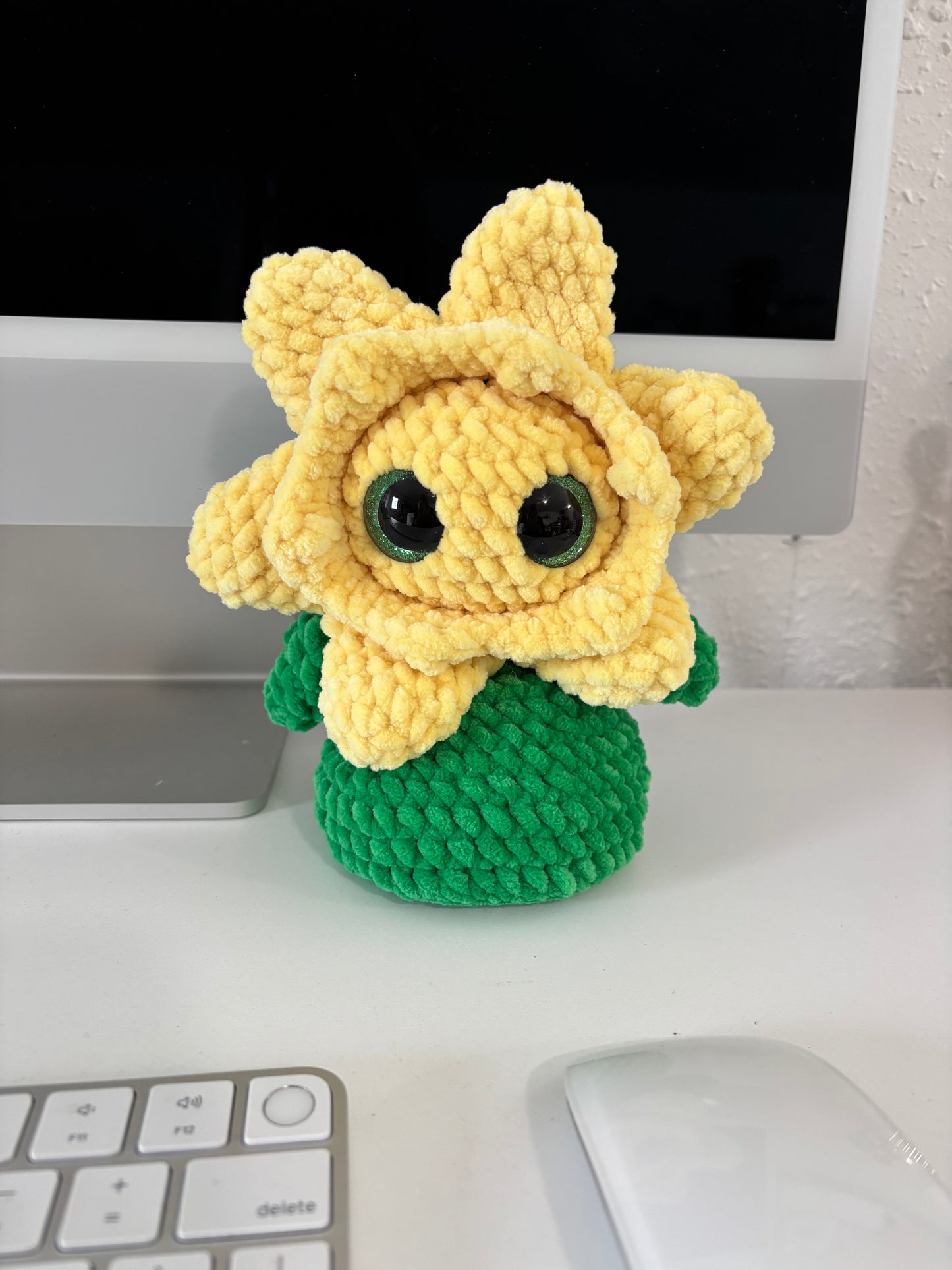 Daffodil Flower Desk Pal Huggable Plushie